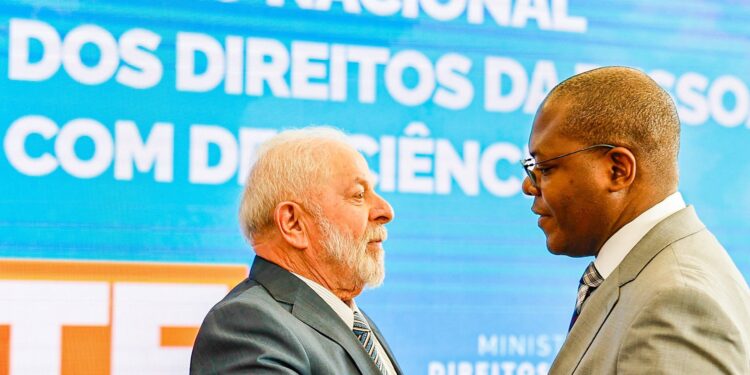 Silvio Almeida: Comissão de Ética arquiva denúncia contra ex-ministro dos Direitos Humanos