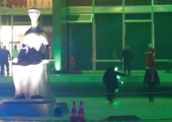 Explosões na Praça dos Três Poderes: Investigação em Curso Após Morte e Evacuação de Ministros