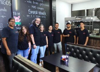 Ferraz de Vasconcelos Recebe a Primeira Franquia da JC Smash Burger, Onde Tudo Começou