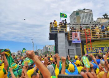 Oposição Supera Barreira das 257 Assinaturas e Avança com Projeto de Lei da Anistia