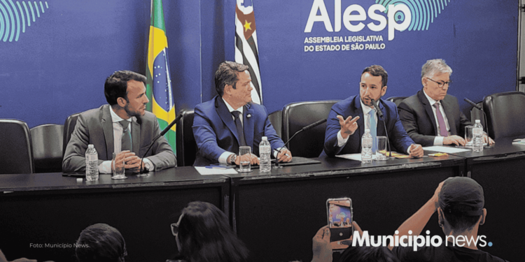 Tenente Coimbra Reúne Autoridades e Lideranças de São Paulo em Sessão da Frente Parlamentar Pelas Escolas Cívico-Militares