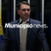 Flávio Bolsonaro admite falha de comunicação no governo do pai e defende ajuste na relação com a imprensa